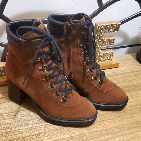 Aquatalia ITALY Brown Suede Iriana Ankle Heel Lug Zip Water Resisant Boots Sz 7 - Picture 2 of 12